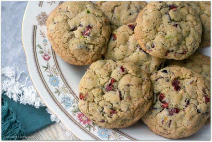  A cookie that's perfect for the holiday season, with festive cranberries.
