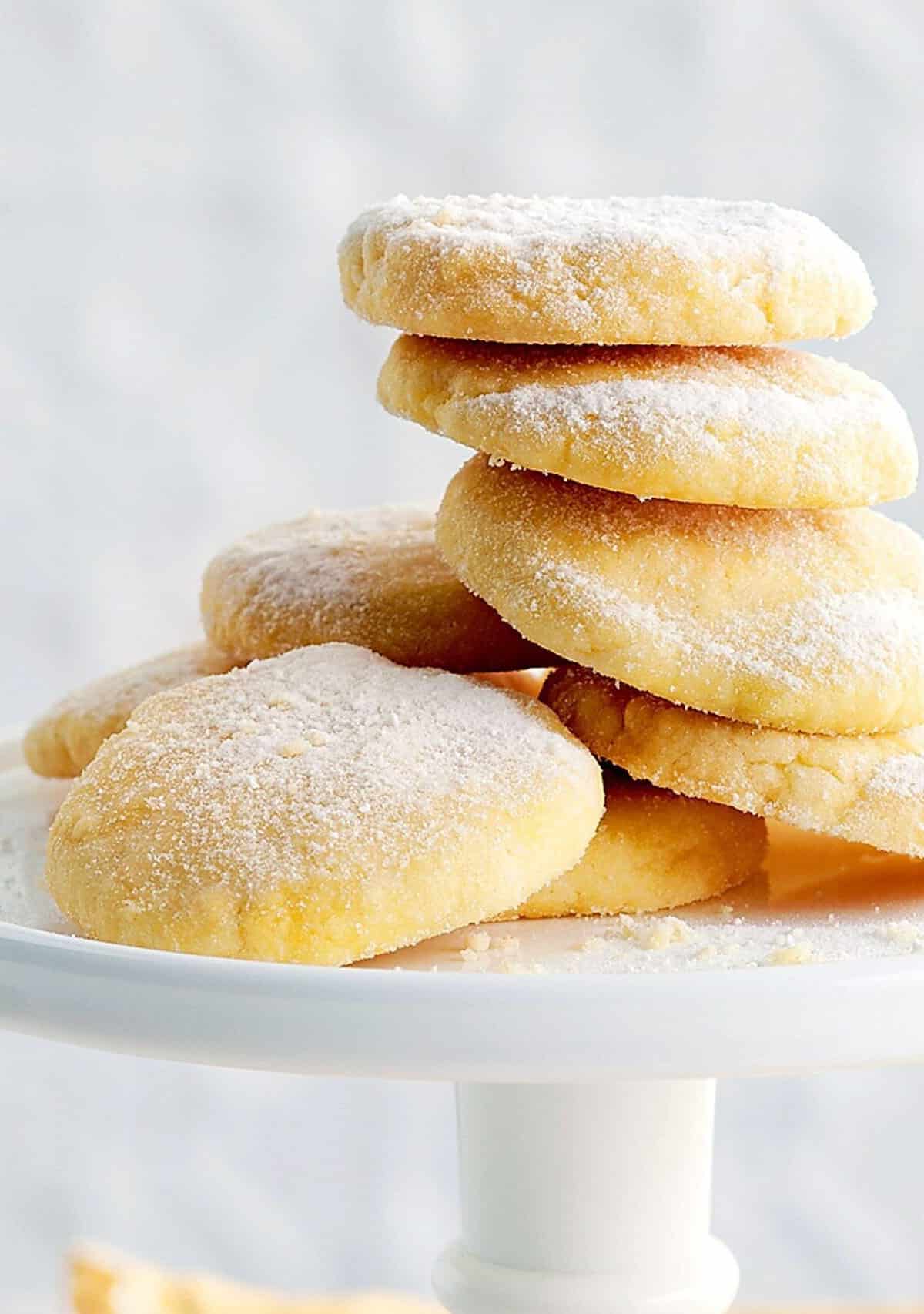  A plate full of tangy and buttery passionfruit shortbread cookies!