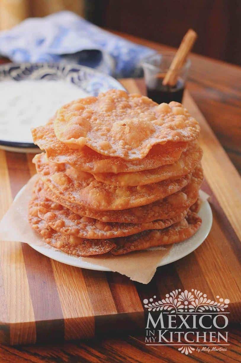  A sprinkle of powdered sugar is the perfect finishing touch for these fried delights.
