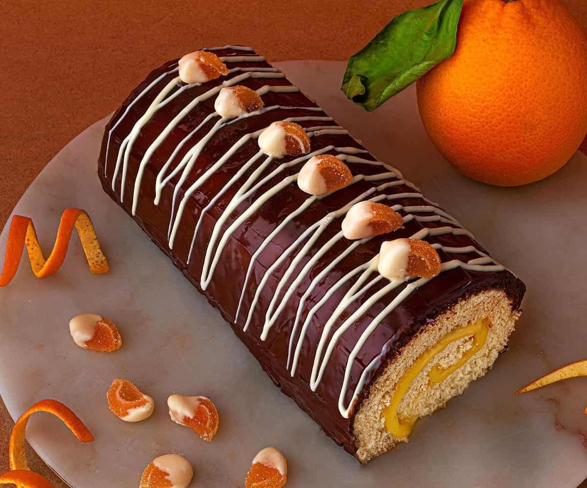  An aromatic symphony of rich cocoa and citrus is what you can expect from this delicious chocolate-orange creation.