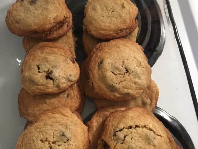 Crispy & Soft Chocolate Chip Cookies: A Delicious Treat