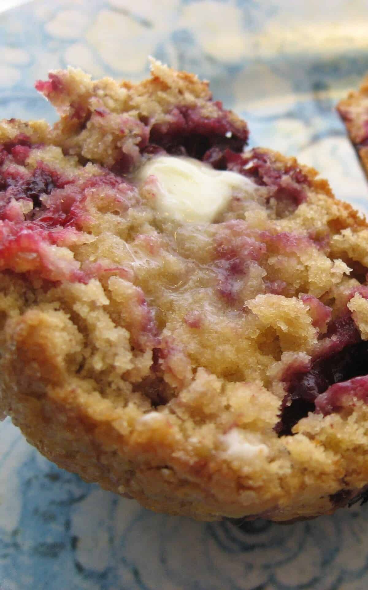 Delicious and Easy Banana Berry Muffins Recipe