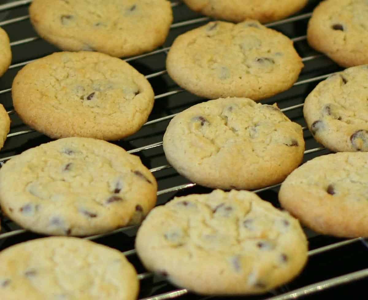 Irresistible Chocolate Chip Cookies Recipe!