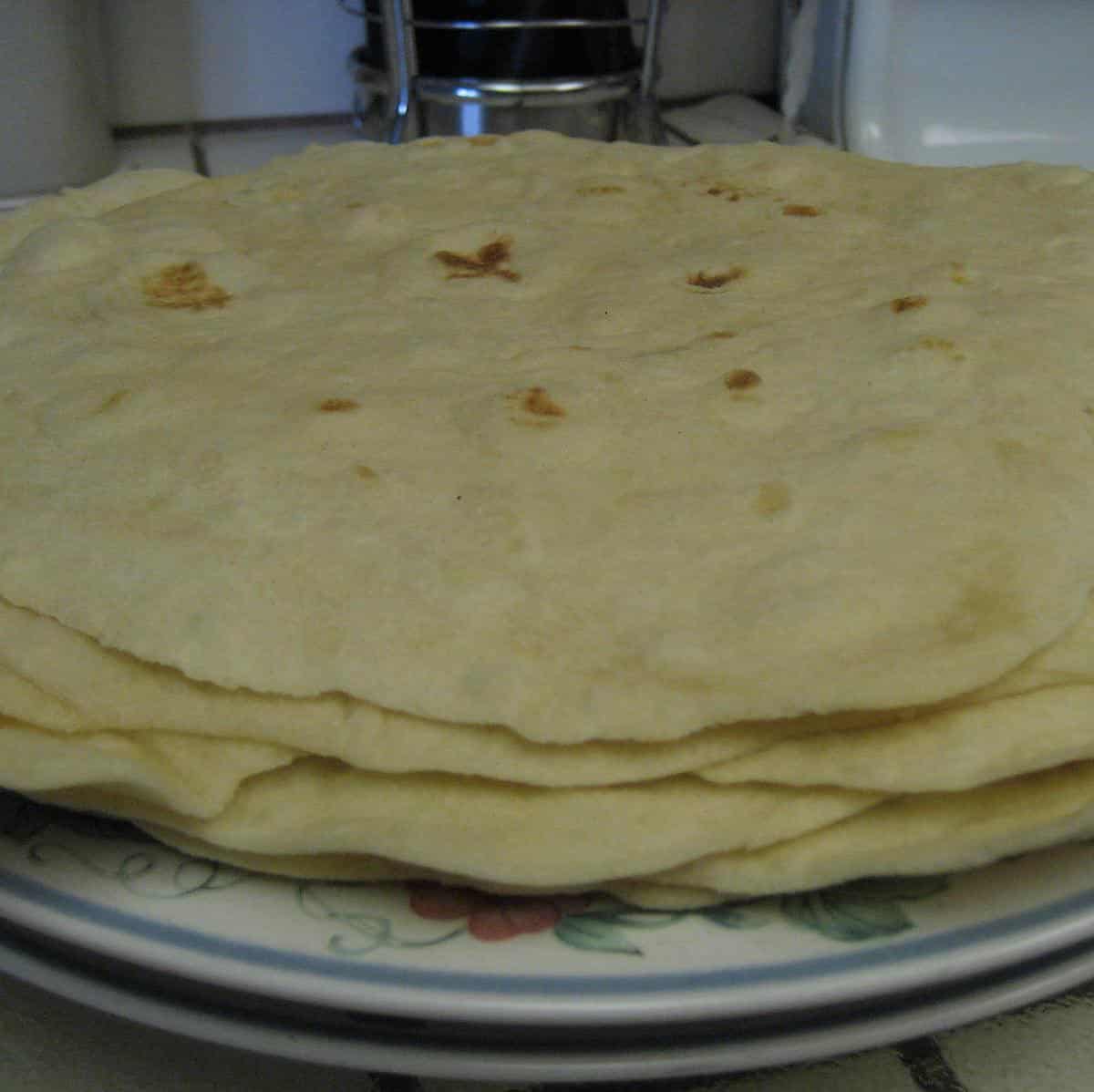  Bring a taste of Mexico straight to your kitchen with Aunt Sharleen's flour tortilla recipe.