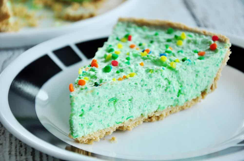  Bring the taste of Pappadeaux Restaurant to your own kitchen with this copycat key lime pie recipe.