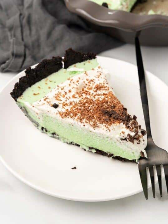 Delicious Grasshopper Pie Recipe – Minty and Refreshing