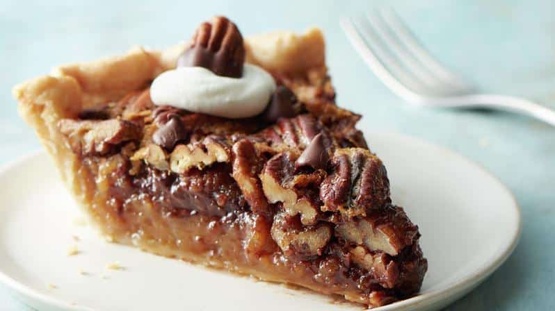  Can you resist the chocolaty aroma of this pecan pie?