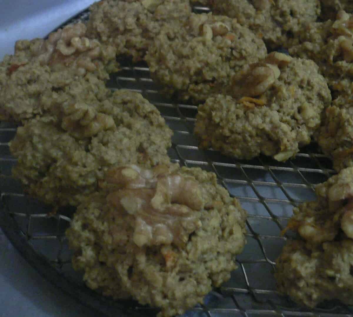  Can't decide between oatmeal and apple pie? These cookies combine the best of both worlds.
