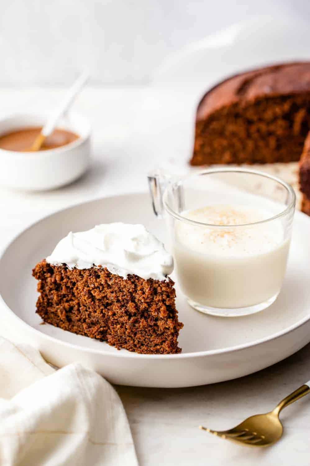  Celebrate the holidays with a slice (or two) of this festive White Gingerbread Tea Cake