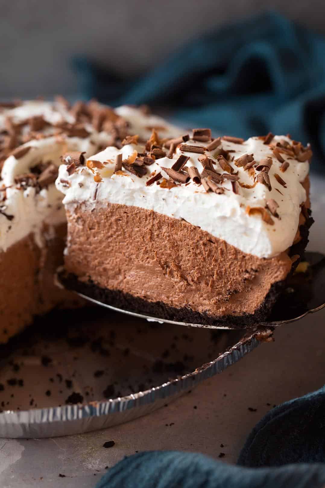  Chocolate lovers, this pie is calling your name!