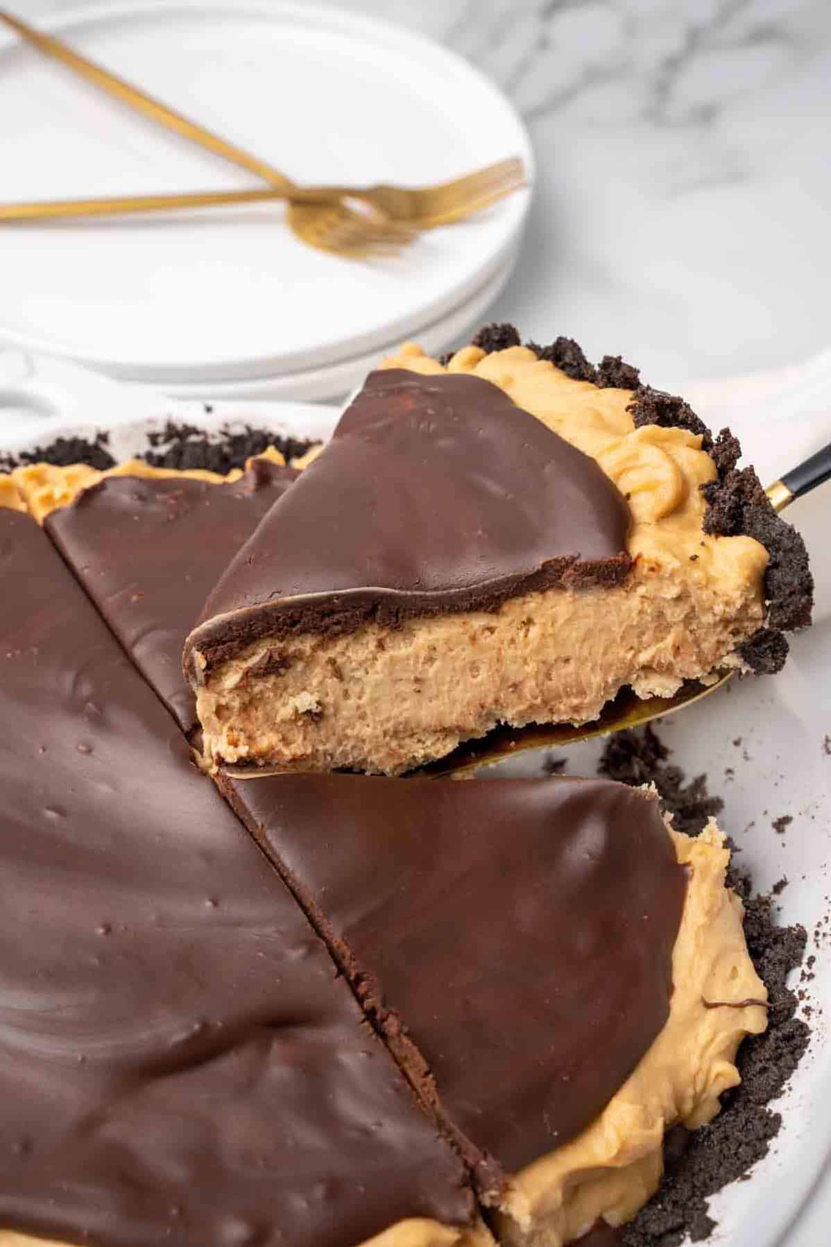  Chocolate, peanut butter, and cream - the star ingredients of this delicious pie!