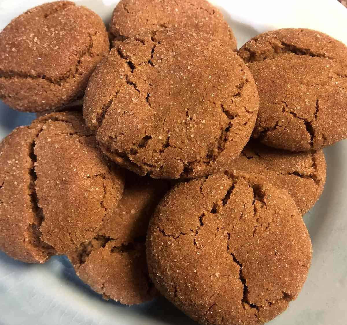  Cozy up with a mug of tea and these delicious ginger snaps.