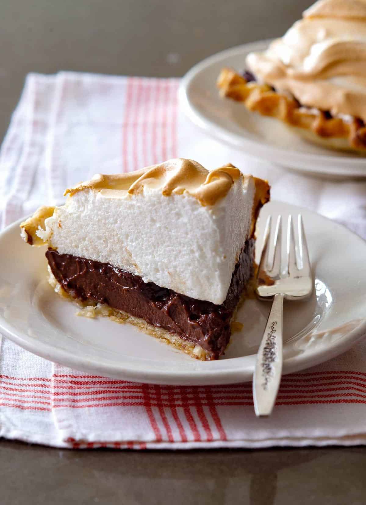  Fluffy and crispy meringue topping browned to perfection