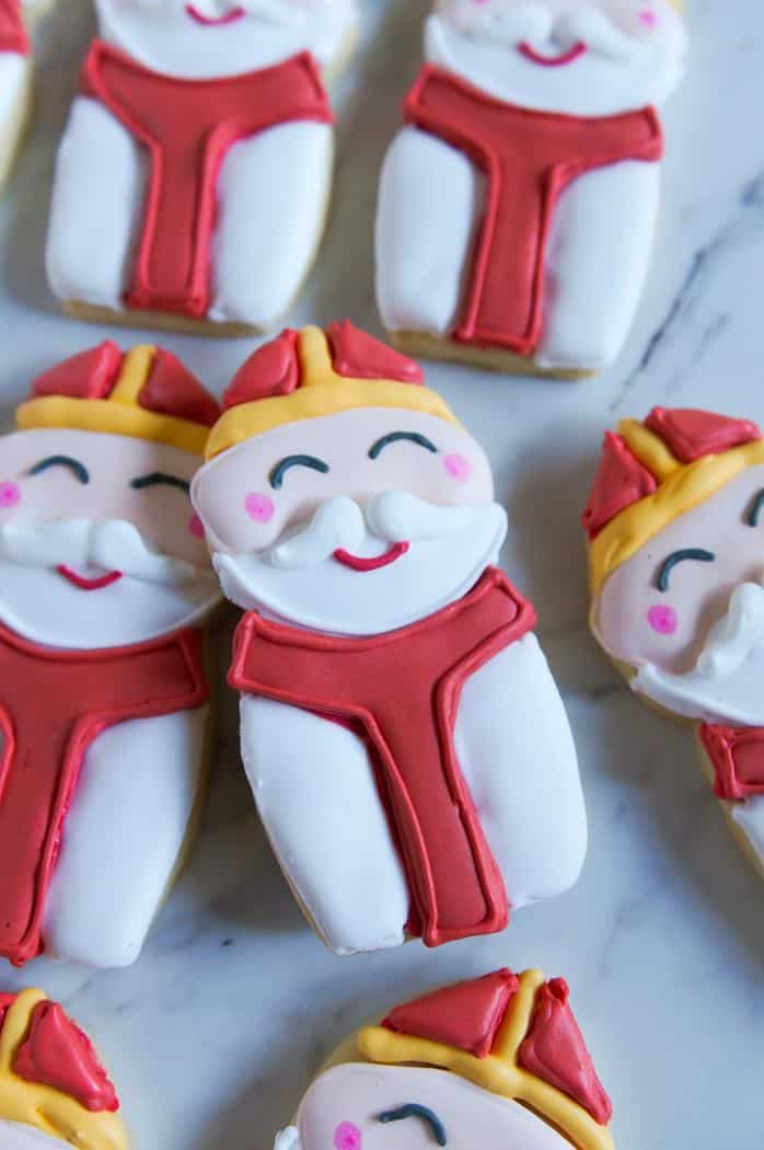  Get creative with your cookie decorating skills and whip up a batch of these.