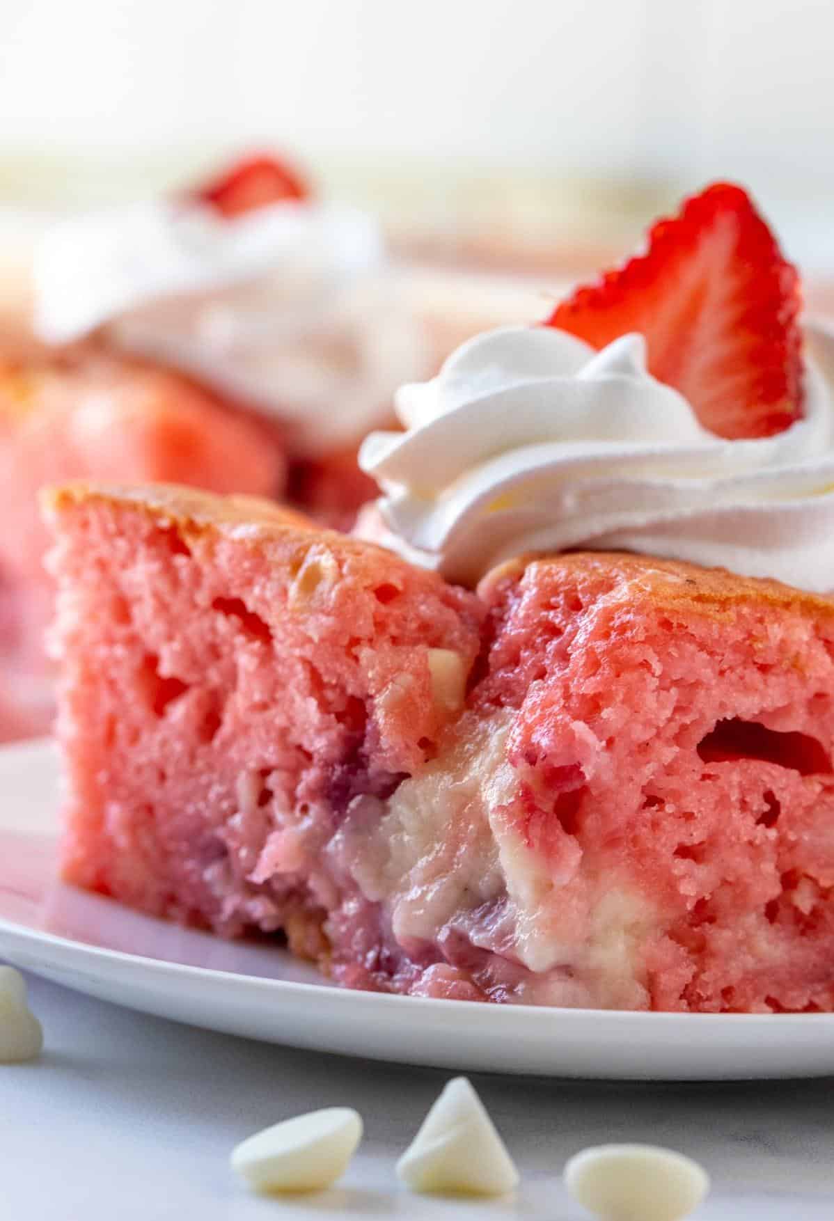 Get ready to experience an earthquake in your mouth with every bite of this delicious strawberry cake!