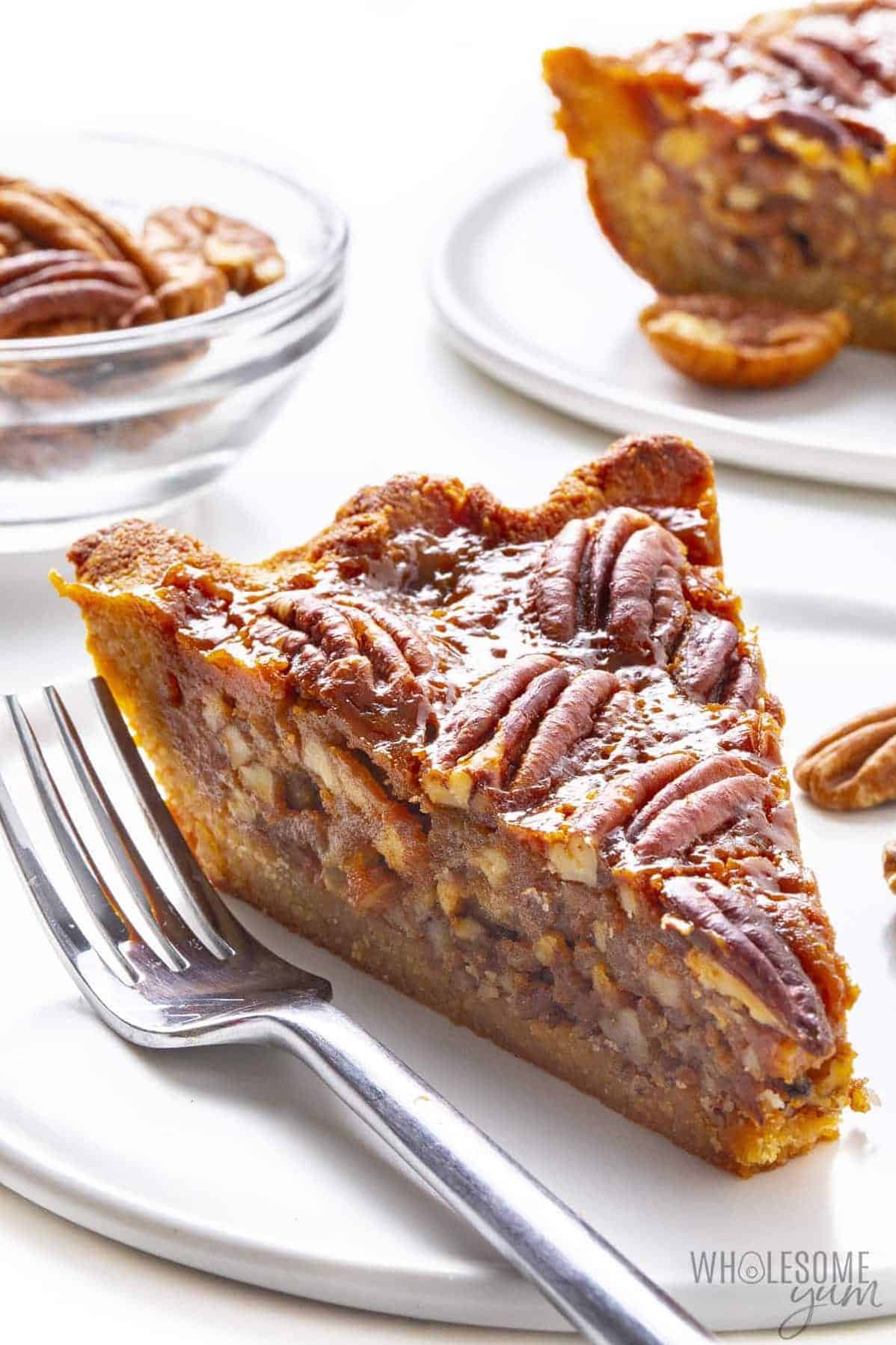  Get ready to satisfy your sweet tooth with this delicious Sugar-Free Pecan Pie!