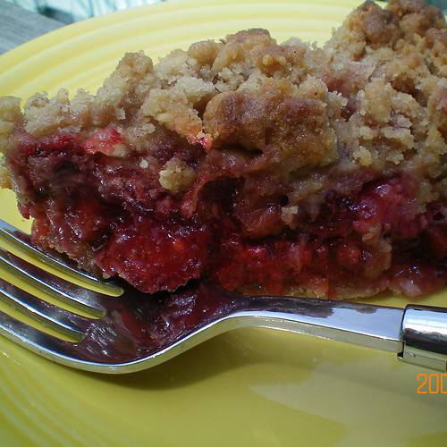 Humble Strawberry Rhubarb Crumble Pie