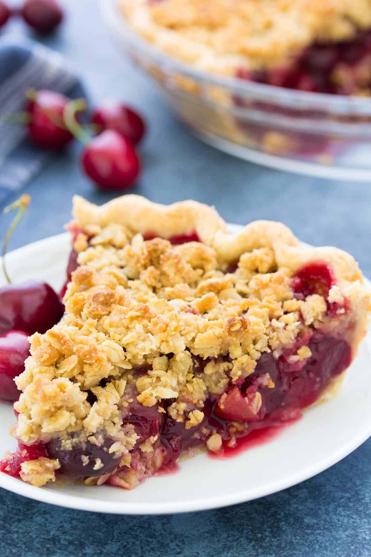  Impress your friends with this scrumptious Keebler Cherry Crunch Pie!