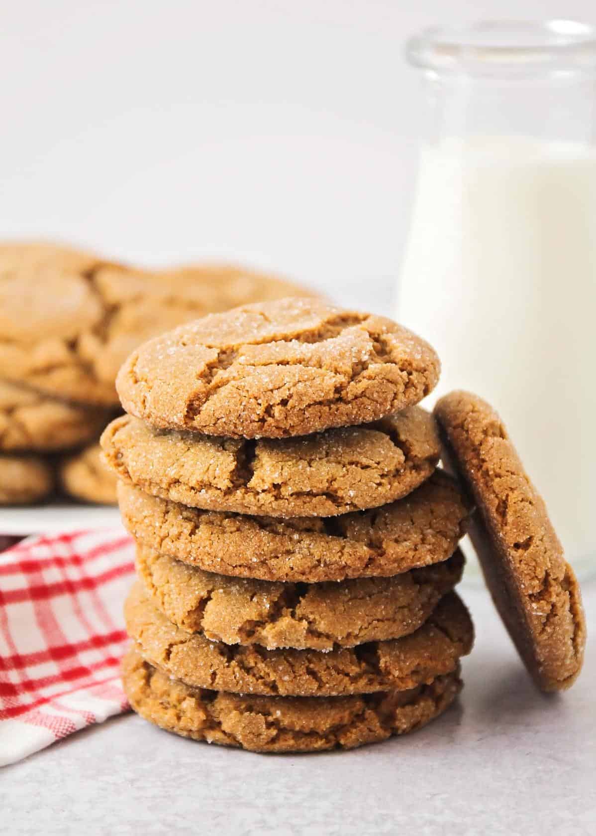  It's hard to resist the warm aroma of these freshly baked ginger cookies.