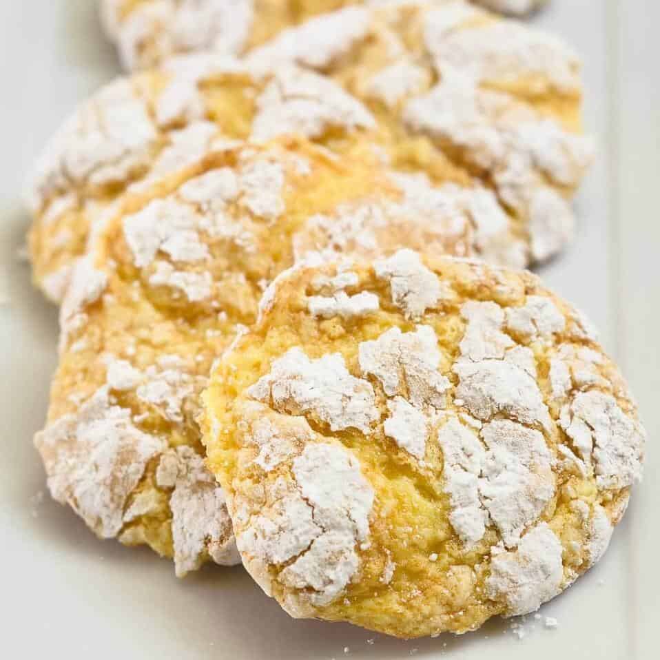 Delicious Lemon Snowflake Cookies: A Winter Favorite