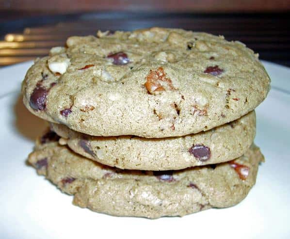  Look at those gooey and delicious choc chips just melting in your mouth!