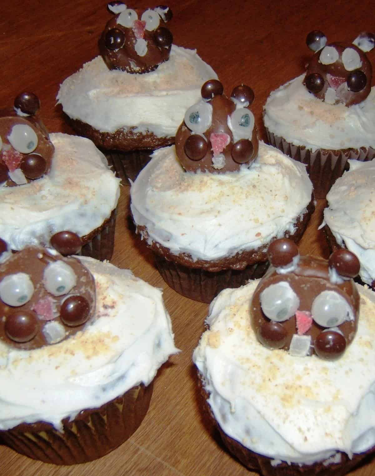  Make your Groundhog Day celebration extra sweet with these festive cupcakes.