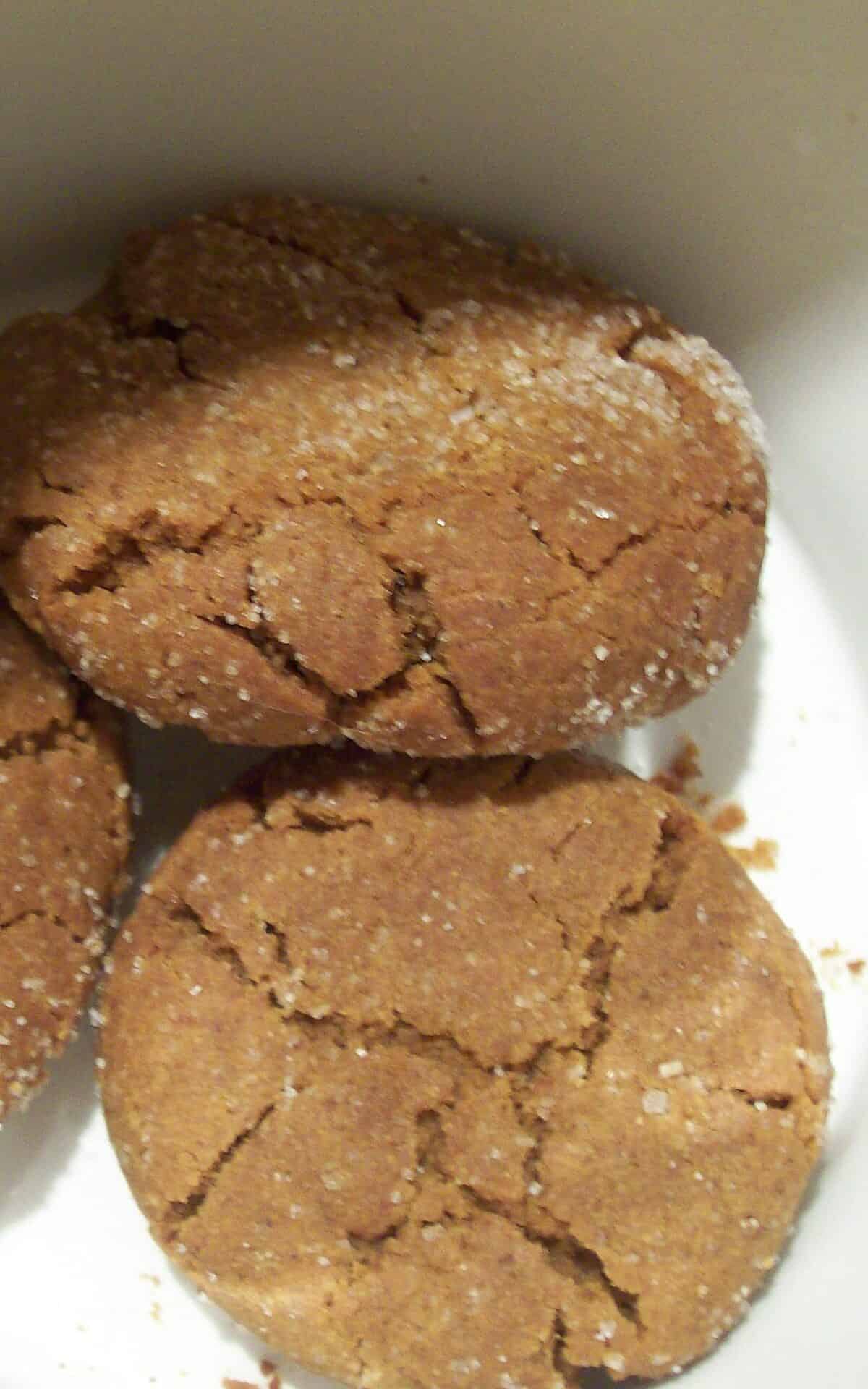 Soft and Chewy Molasses Cookies Recipe