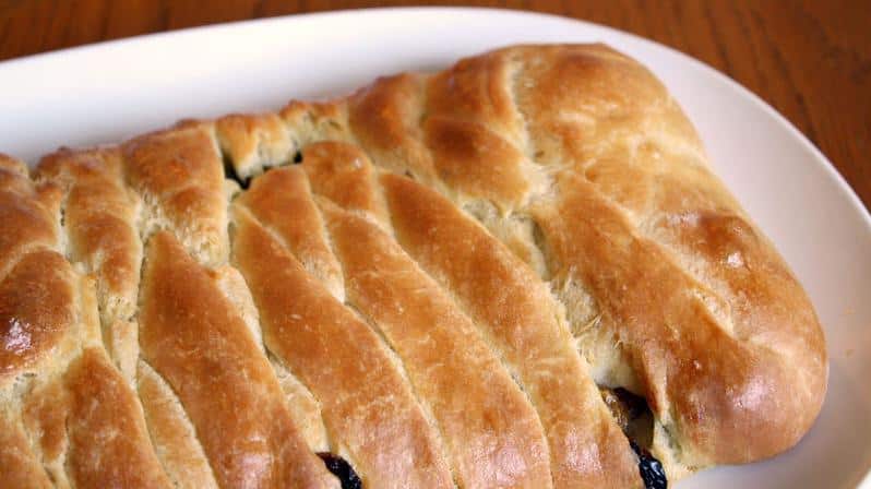 Enjoy the Heavenly Taste of Sweet Raisin Bread