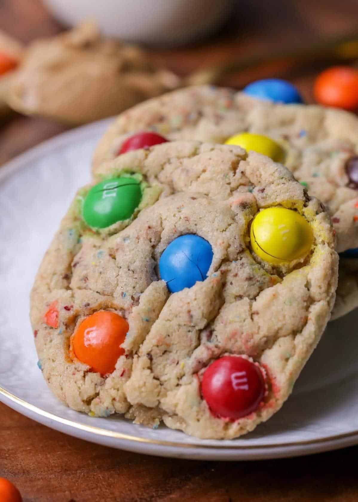  Peanut butter + M&m's + chocolate chips = a trifecta of deliciousness.