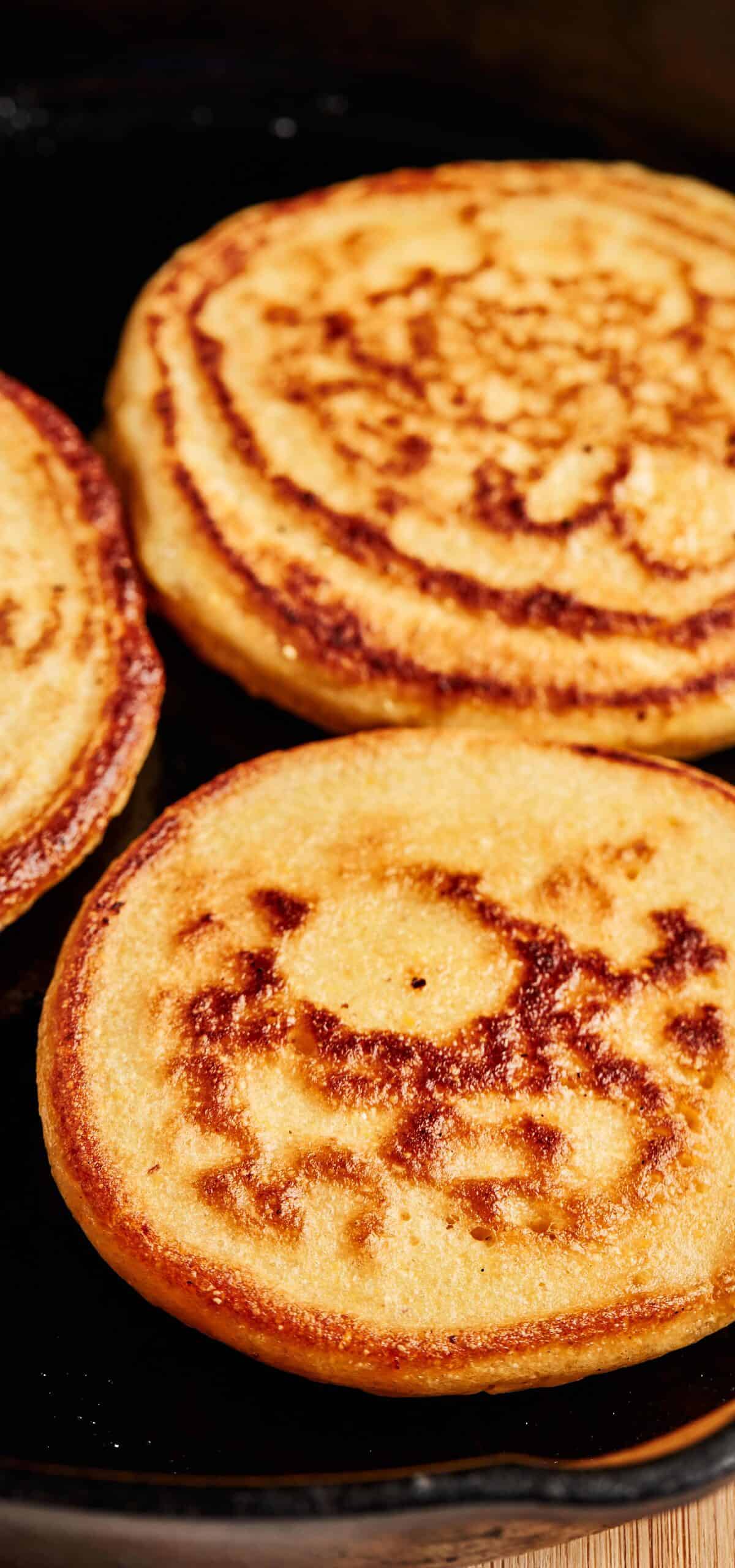  Perfect as a quick breakfast, a mid-day snack, or a sweet dessert, Johnny Cake is the ultimate treat.