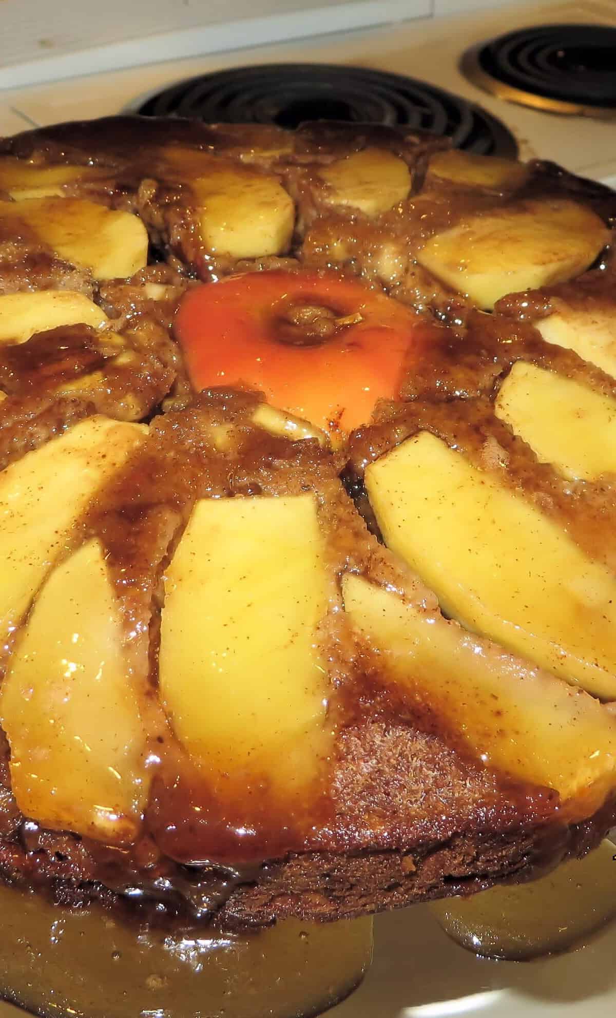  Picture-perfect apples are the star of the show in this upside-down cake.