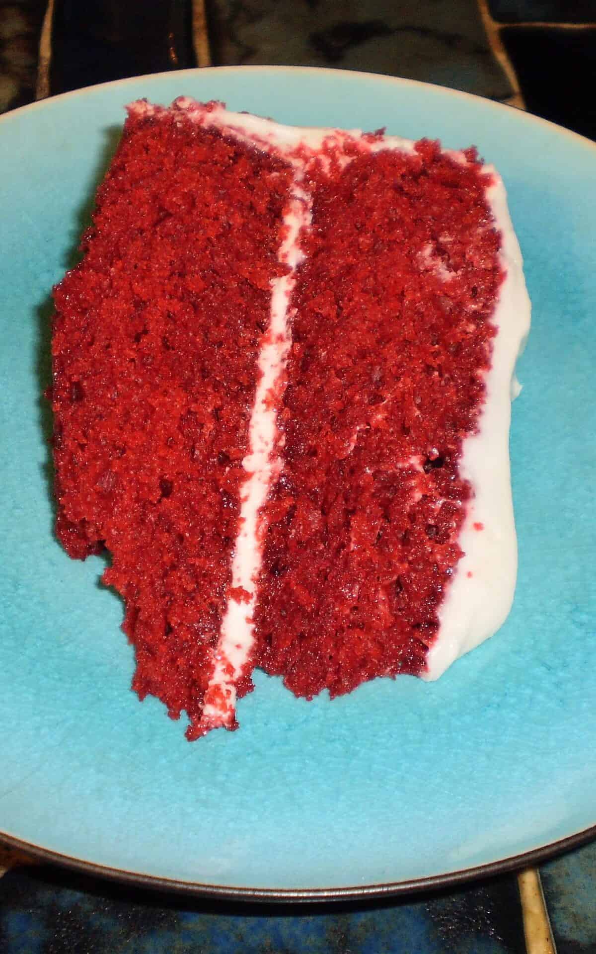Deliciously Decadent Red Velvet Cake: A Must-Try Recipe!