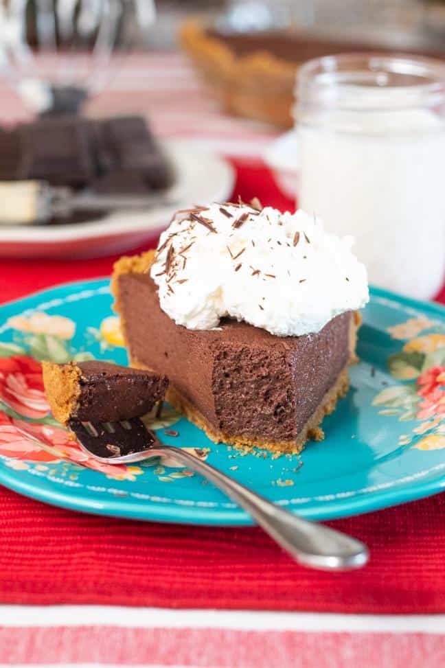 Satisfy your sweet tooth with this luscious chocolate chiffon pie!