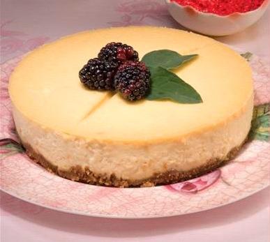  Satisfy your sweet tooth with this Non-Dairy Cheesecake – dairy-free never tasted so good.