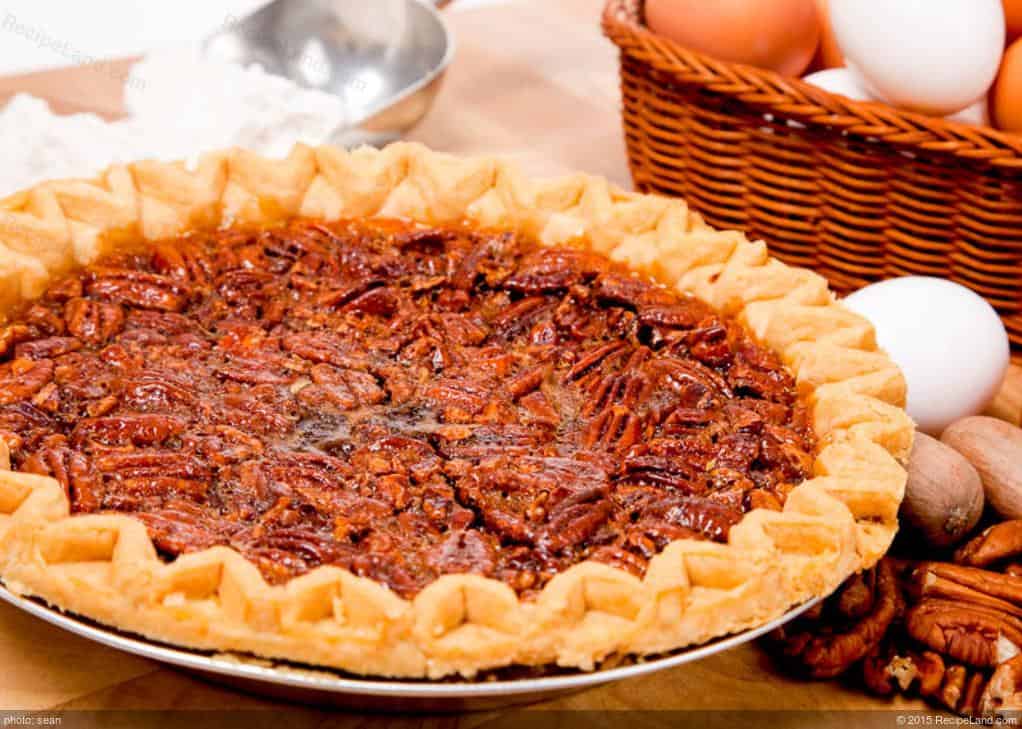  Savor the flavor of Southern comfort with this Georgia pecan pie!