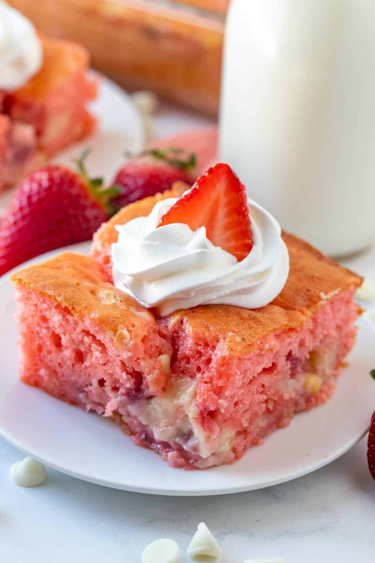  Say goodbye to boring desserts and hello to this vibrant, delicious cake!