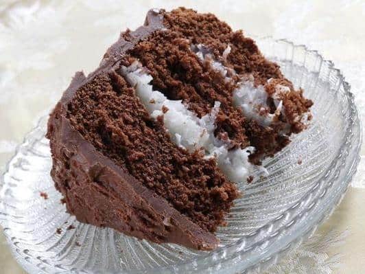  Sink your teeth into this delicious Peter-Paul Mounds Cake!