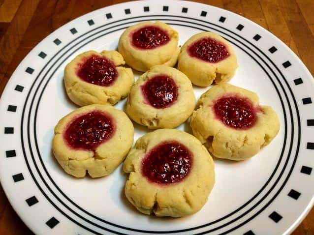 Delicious Swedish Jam Cake Cookies Recipe