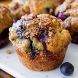  Tangy blueberries popping in your mouth against the sweetness of the streusel - a match made in heaven.