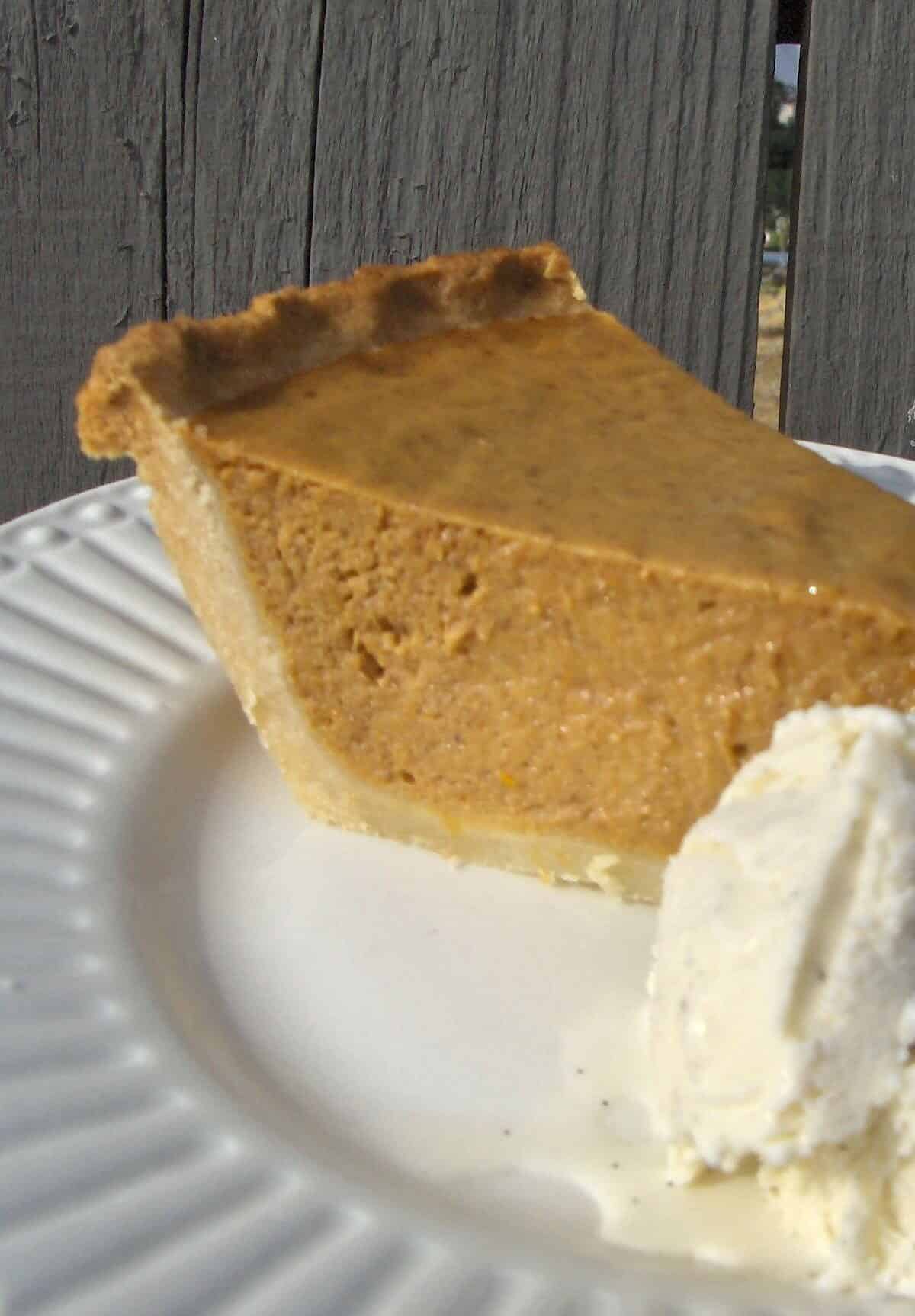 Classic Pumpkin Pie Recipe: Delicious Fall Dessert