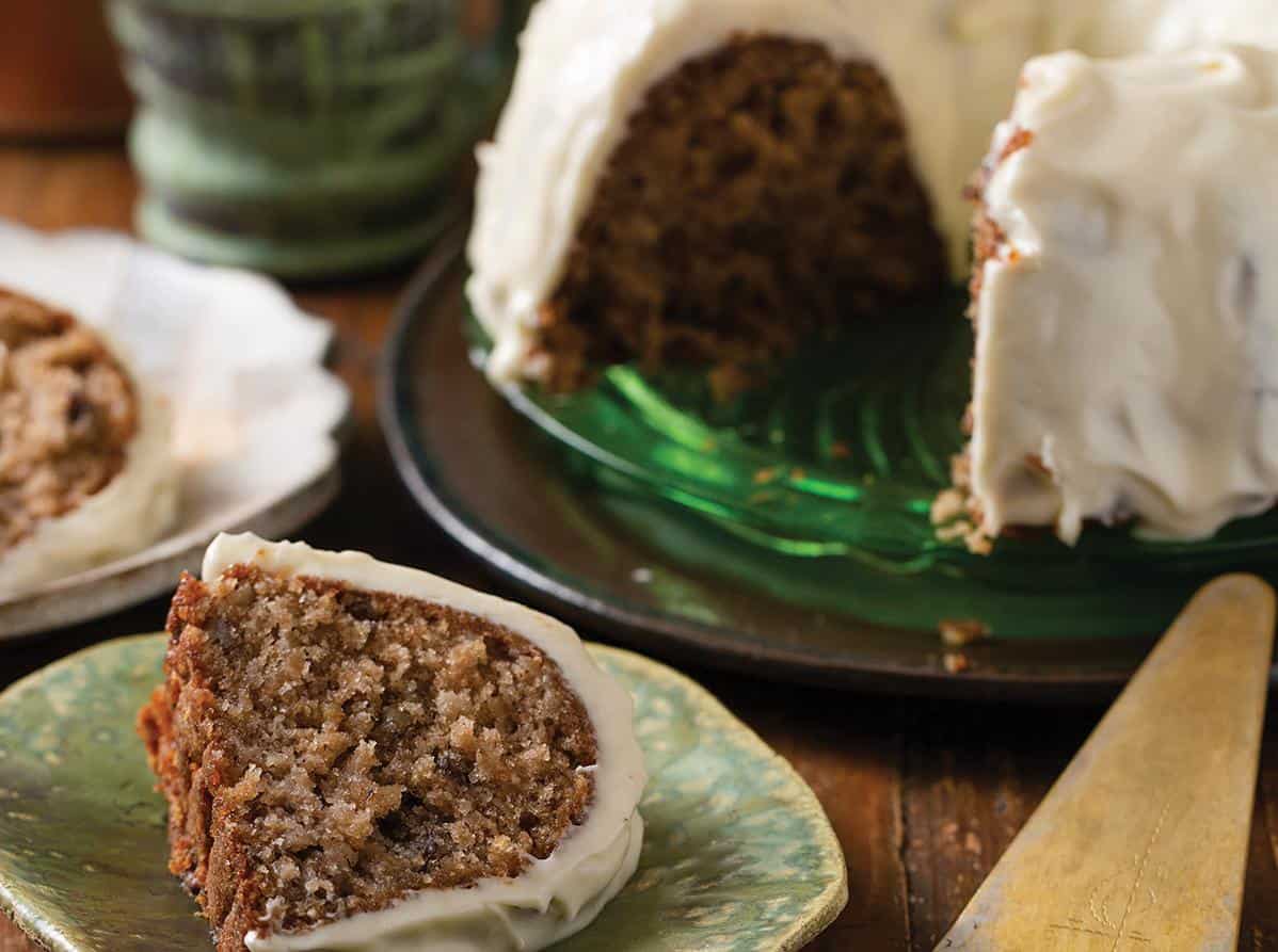  The perfect recipe for a cozy autumn evening, this cake is both sweet and satisfying.