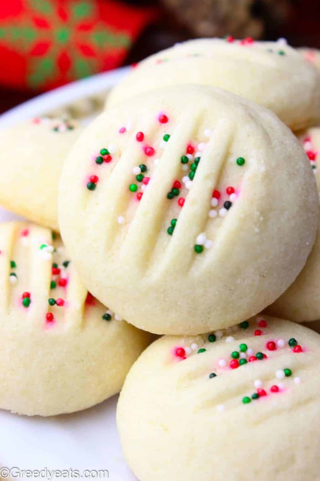  The smell of freshly baked shortbread will fill your home with holiday cheer.