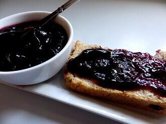  This jelly recipe is perfect for those who love a combo of sweet and tart flavors in their bread.