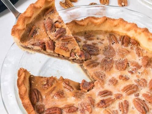  This pie is easy to make, even for those who are not skilled with baking.