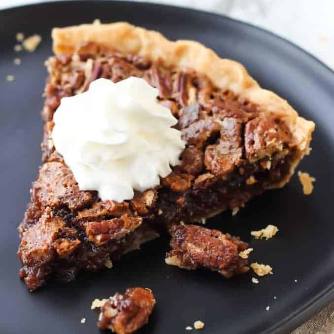  Want to impress your guests with a homemade dessert? Try this amazing chocolate pecan pie!