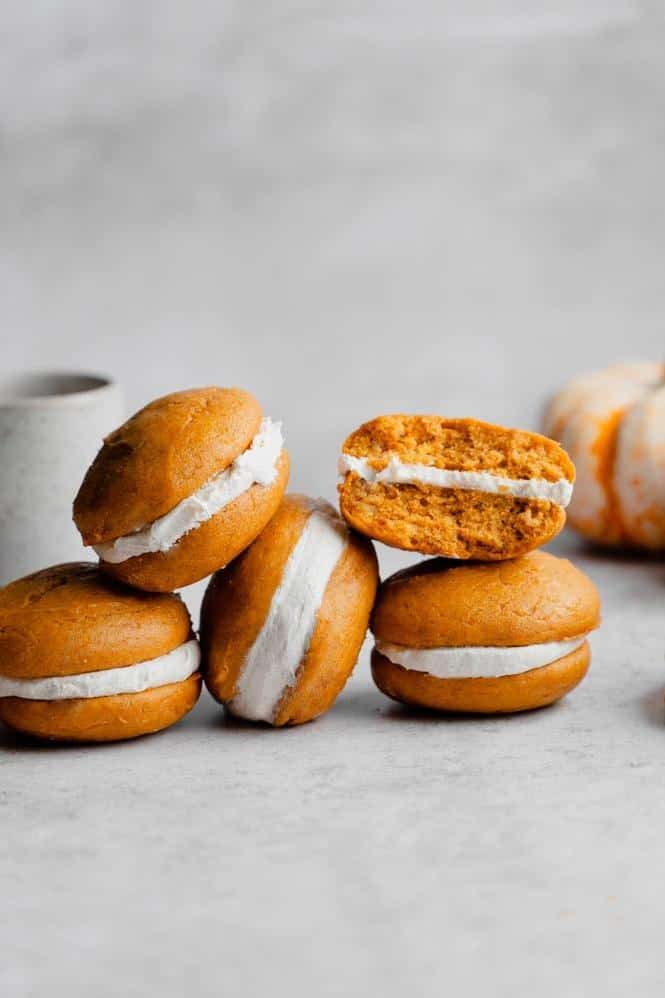  Whoopie pies are like mini cakes sandwiched with a creamy filling, they're simply irresistible!